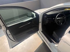 Toyota Camry Dual Engine 2.0HE Elite Edition - фото 10