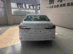 Toyota Camry Dual Engine 2.0HE Elite Edition - фото 12