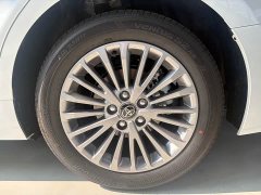 Toyota Camry Dual Engine 2.0HE Elite Edition - фото 8