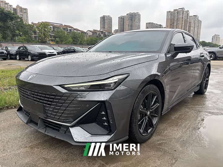 Changan UNI-V 1.5T premium - автомобиль из Китая