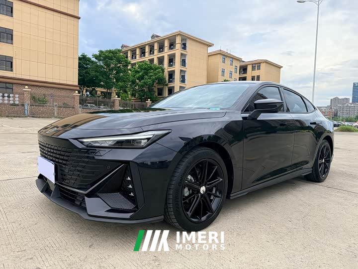 Changan UNI-V 1.5T premium - автомобиль из Китая