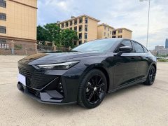 Changan UNI-V 1.5T premium - фото 1
