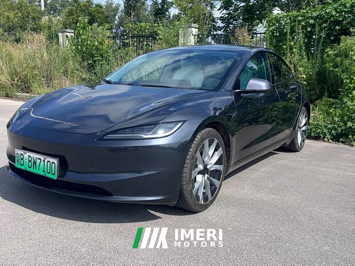 Tesla Model 3 rear-wheel drive version - автомобиль из Китая