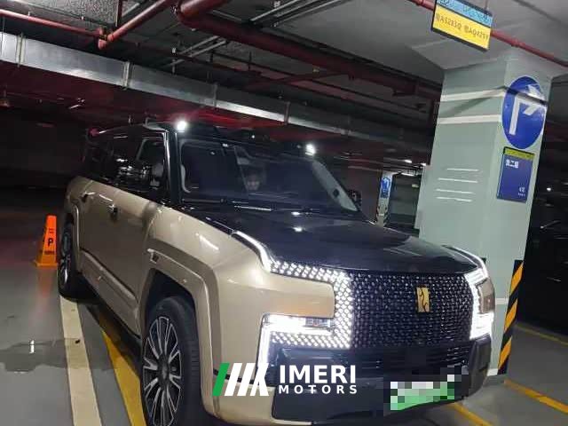 Yangwang Looking up at U8 L Dingshi Edition - автомобиль из Китая