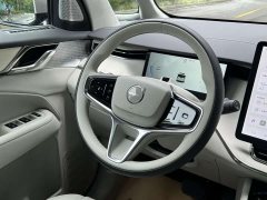 Volvo EM90 2025 Ultra six-seater - фото 14