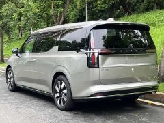 Volvo EM90 2025 Ultra six-seater - фото 4