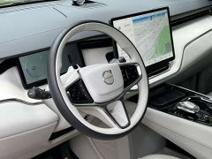 Volvo EM90 2025 Ultra six-seater - фото 6