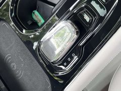 Volvo EM90 2025 Ultra six-seater - фото 9