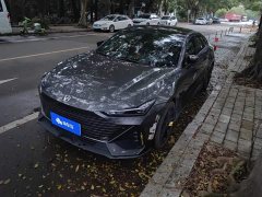 Changan UNI-V 1.5T premium - фото 1