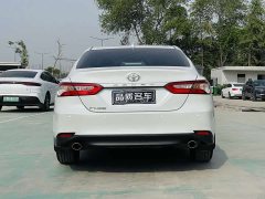 Toyota Camry 2.0GVP Leading Edition - фото 18
