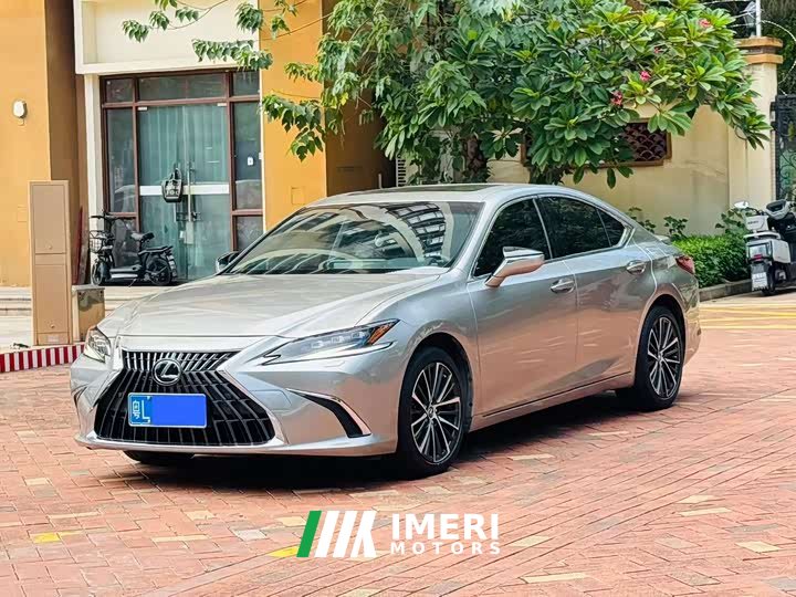 Lexus ES 2022 300h Premium Edition