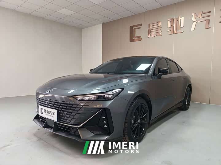 Changan UNI-V 2024 1.5T high-energy version - автомобиль из Китая