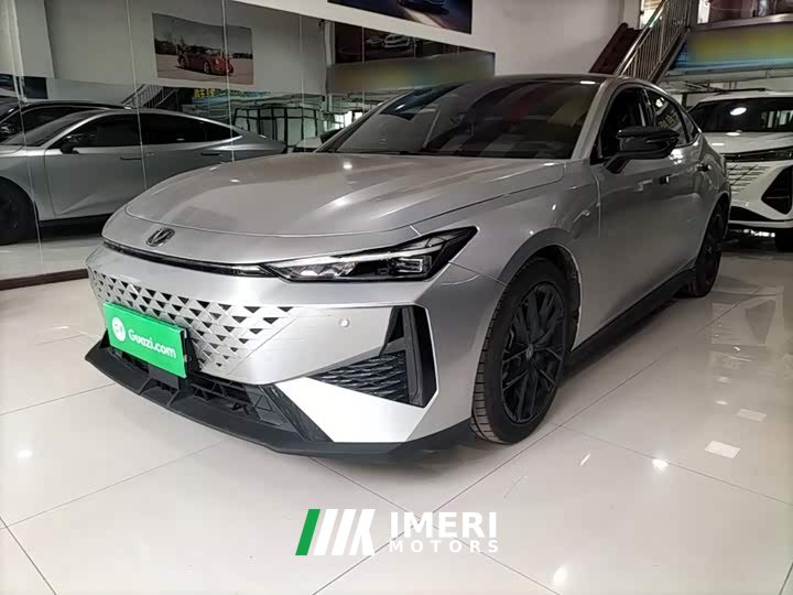 Changan UNI-V 1.5T premium - автомобиль из Китая