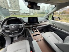 Cadillac SIENNA 2.5LPHEV Luxury Edition - фото 11