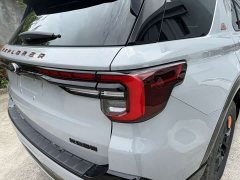 Ford Explorer 2.3T EcoBoost Kunlun Peak Edition 6 seats - фото 6