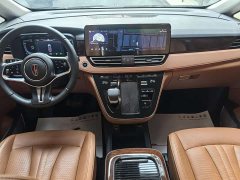 Hongqi HQ9 PHEV 2.0T four-wheel drive luxury version - фото 4
