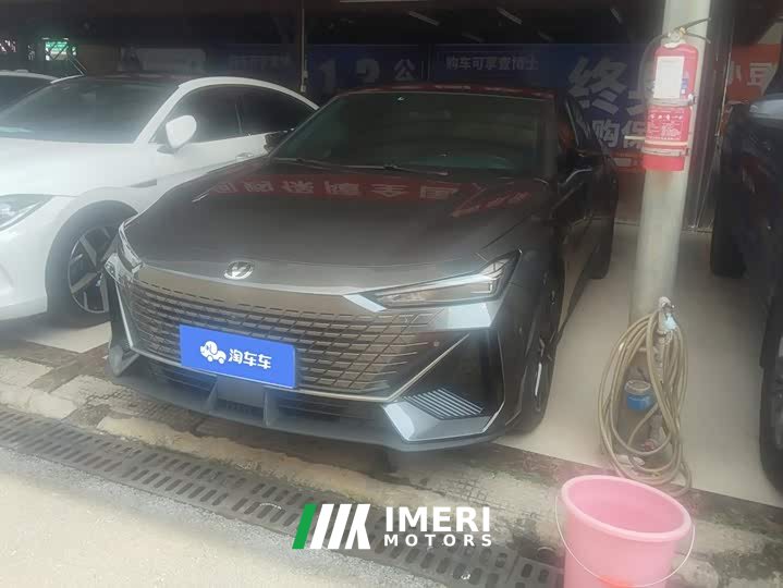 Changan UNI-V 1.5T premium - автомобиль из Китая