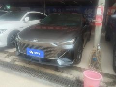 Changan UNI-V 1.5T premium - фото 1