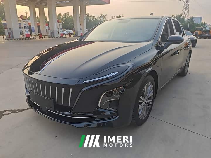 Hongqi E-QM5 500km travel version - автомобиль из Китая