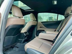 Lexus ES 300h Premium Edition - фото 4