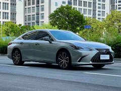 Lexus ES 300h Premium Edition - фото 5