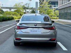 Lexus ES 300h Premium Edition - фото 6
