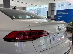 Volkswagen Bora 200TSI DSG Yue Xing Navigation Edition - фото 11