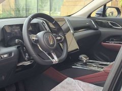 Hongqi HS3 PHEV 125km, 2 million units commemorative edition - фото 4