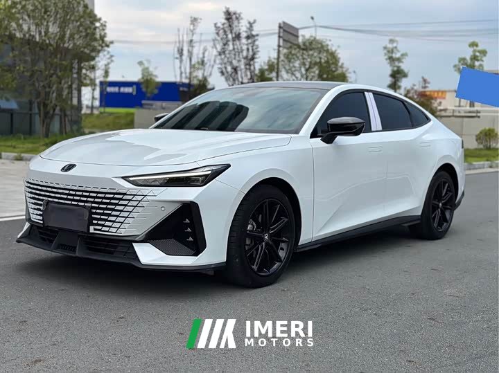 Changan UNI-V 1.5T high-energy version - автомобиль из Китая