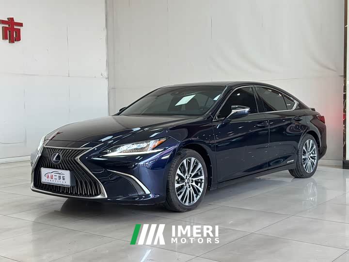 Lexus ES 2020 300h Premium Edition - автомобиль из Китая