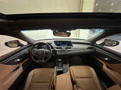 Lexus ES 2020 300h Premium Edition - фото 13