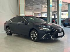 Lexus ES 2020 300h Premium Edition - фото 3