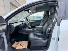 Tesla Model Y standard range rear-wheel drive version - фото 11