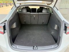 Tesla Model Y standard range rear-wheel drive version - фото 15