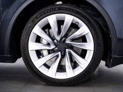 Tesla Model Y rear-wheel drive version - фото 11