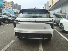 Hongqi HS3 PHEV 125km Jinwei PLUS 2 million commemorative edition - фото 5