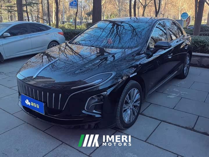 Hongqi E-QM5 620km PLUS - автомобиль из Китая