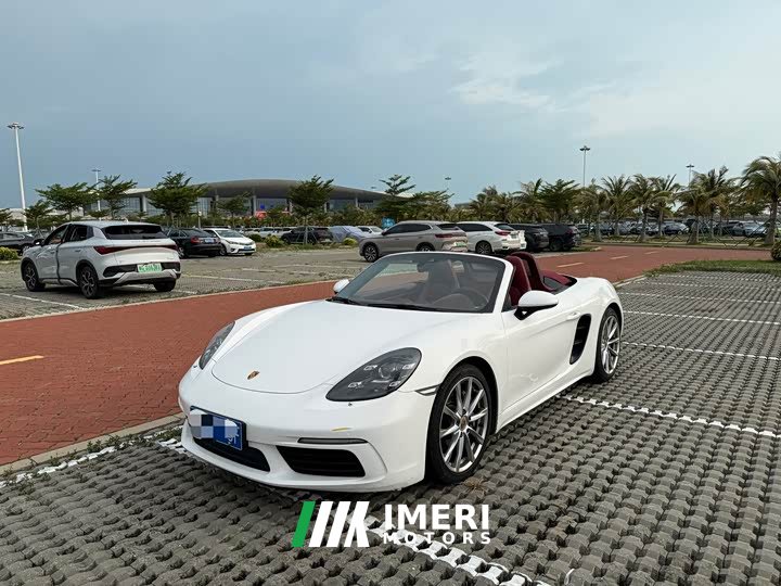 Porsche 718 Boxster T 2.0T - автомобиль из Китая