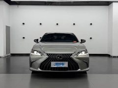 Lexus ES 200 Premium Edition - фото 2