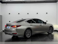 Lexus ES 200 Premium Edition - фото 4