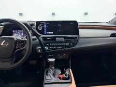 Lexus ES 200 Premium Edition - фото 9