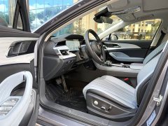 Hongqi H5 PHEV 170 super hybrid version - фото 3