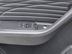 Hongqi HS5 facelift 2.0T Zhilian Qixiang four-wheel drive version - фото 9