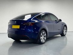 Tesla Model Y standard range rear-wheel drive version - фото 6