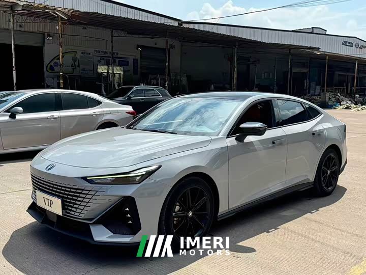 Changan UNI-V 1.5T premium - автомобиль из Китая