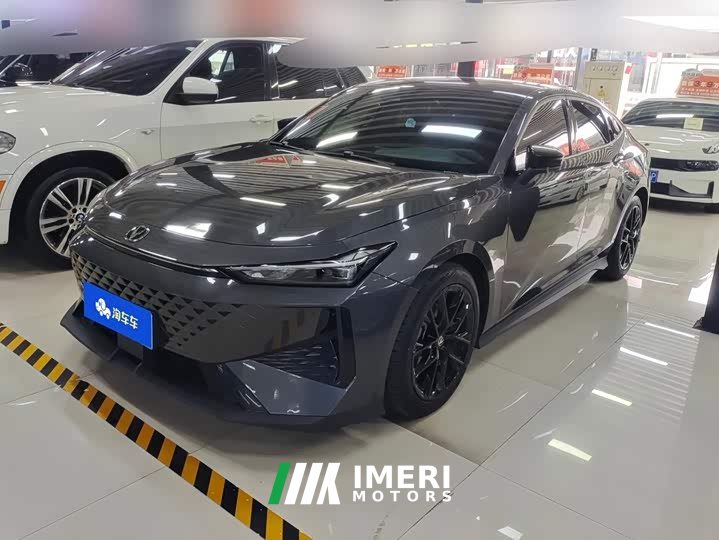Changan UNI-V 1.5T premium - автомобиль из Китая