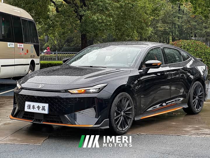Changan UNI-V 1.5T noble sports - автомобиль из Китая