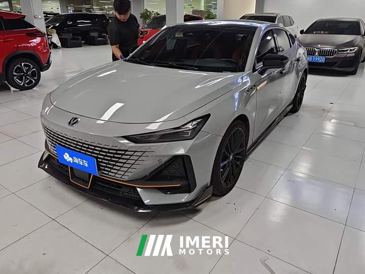 Changan UNI-V 2023 1.5T sports version - автомобиль из Китая