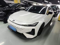 Changan UNI-V 1.5T smart pilot - фото 1