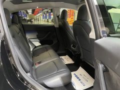 Tesla Model Y standard range rear-wheel drive version - фото 10